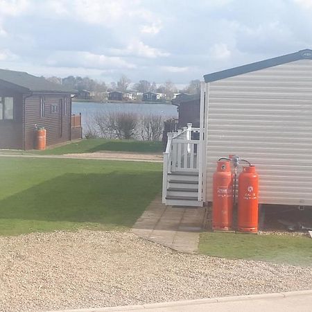 Ksr Hot Tub Holiday Home At Tattershall Lakes Екстериор снимка