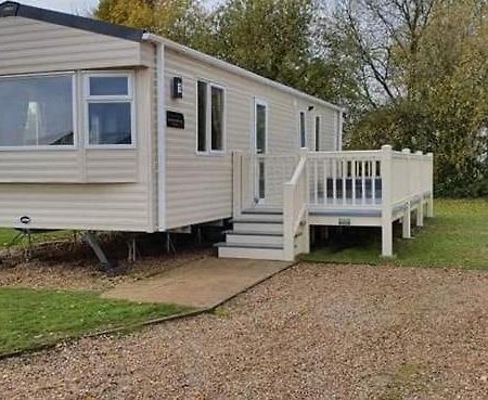 Ksr Hot Tub Holiday Home At Tattershall Lakes Екстериор снимка