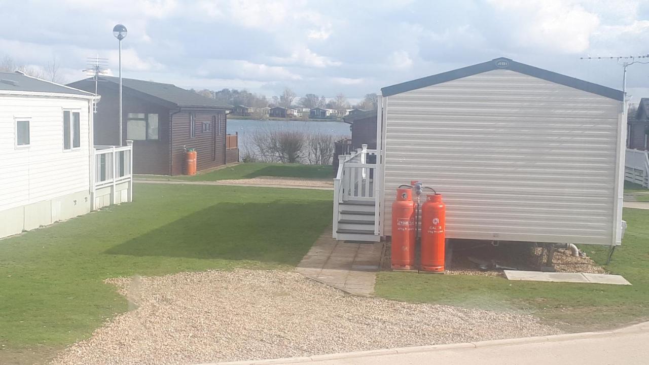 Ksr Hot Tub Holiday Home At Tattershall Lakes Екстериор снимка