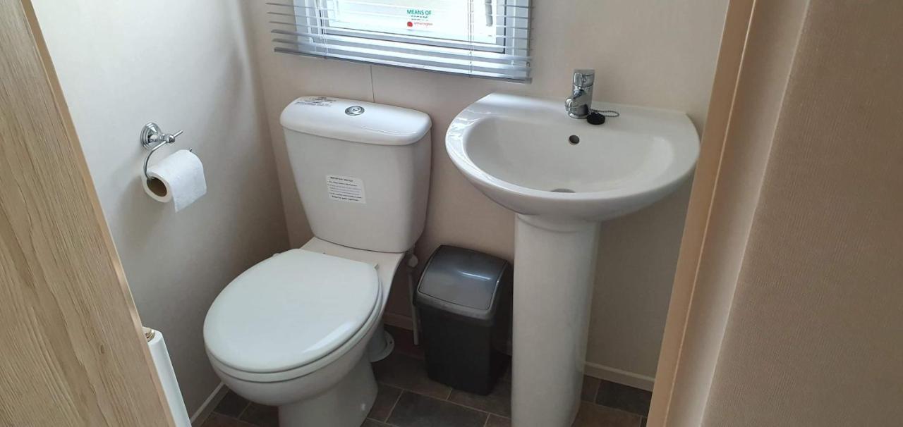 Ksr Hot Tub Holiday Home At Tattershall Lakes Екстериор снимка
