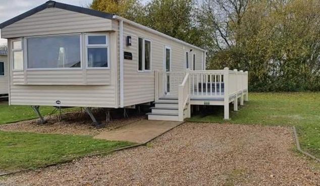 Ksr Hot Tub Holiday Home At Tattershall Lakes Екстериор снимка