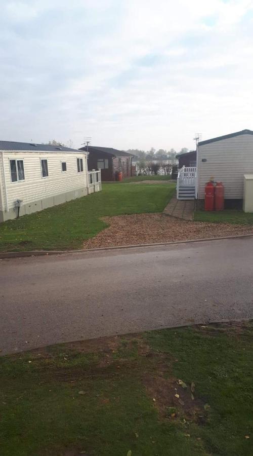 Ksr Hot Tub Holiday Home At Tattershall Lakes Екстериор снимка